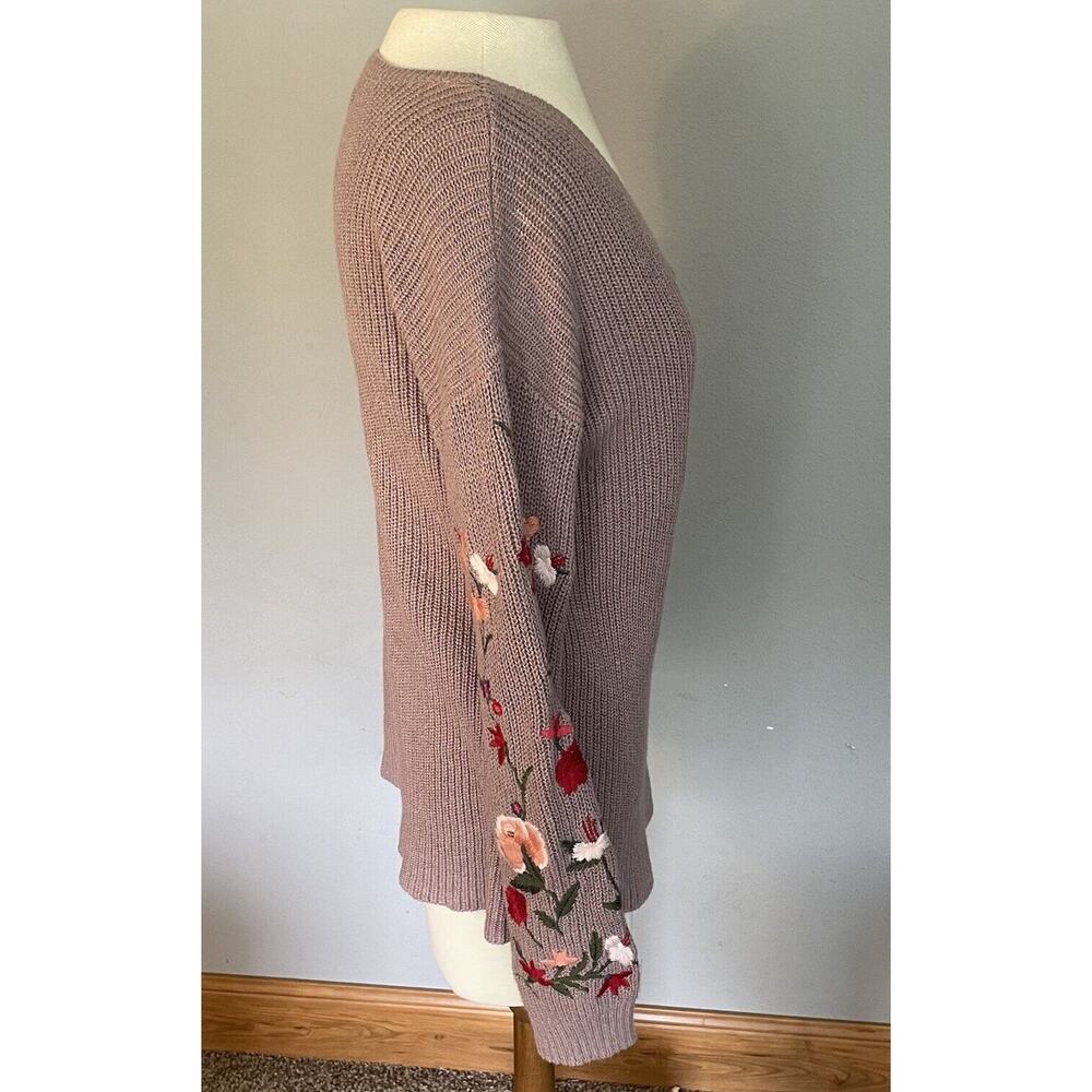 AEO American Eagle Size XS Oversized Floral Embroidered Pink Sweater Wool Blend - Picture 3 of 9
